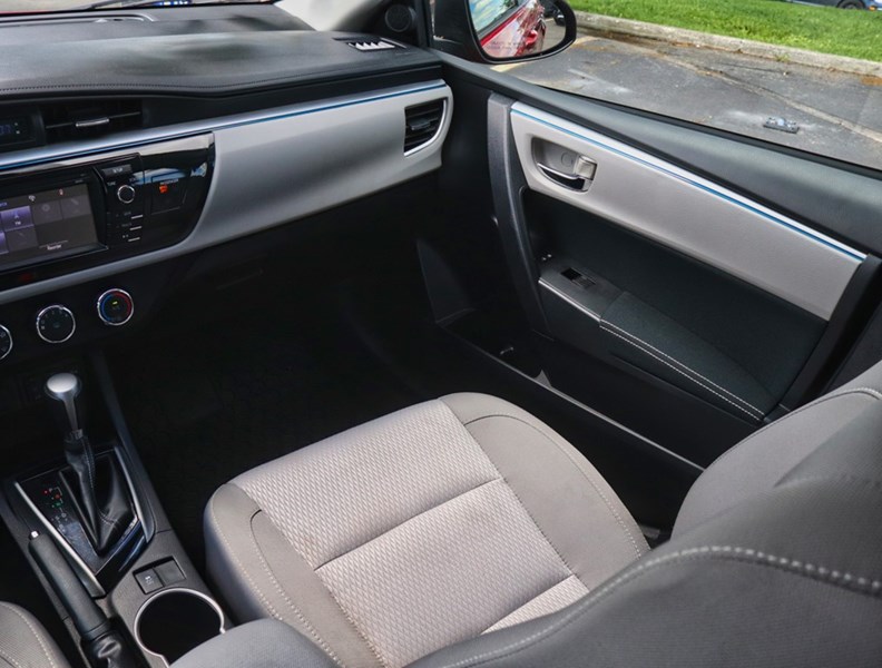 2015 Toyota Corolla 4dr Sdn CVT LE
