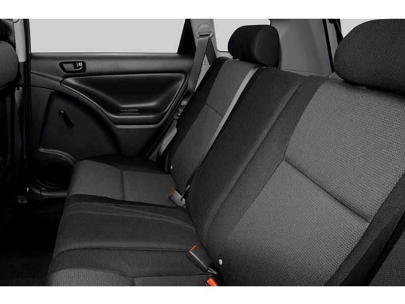 2006 Pontiac Vibe 4dr Wgn FWD Interior Shot 6