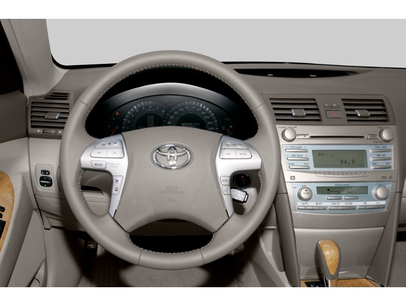 2007 Toyota Camry 4dr Sdn I4 Auto LE Interior Shot 3