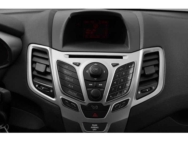 2011 Ford Fiesta 5dr HB SE Interior Shot 2