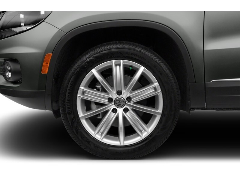 2012 Volkswagen Tiguan 4dr Auto Comfortline 4Motion Exterior Shot 5