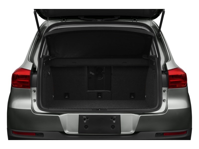 2017 Volkswagen Tiguan 4MOTION 4dr Wolfsburg Edition Exterior Shot 4