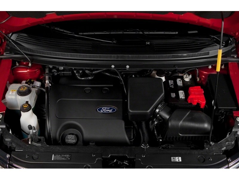 2013 Ford Edge 4dr SEL FWD Exterior Shot 3