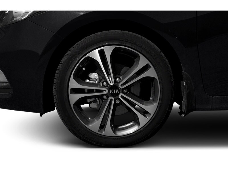 2014 Kia Forte 4dr Sdn Auto LX Exterior Shot 5