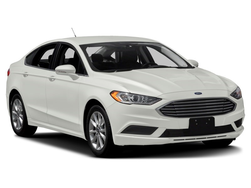 2018 Ford Fusion SE FWD Exterior Shot 9