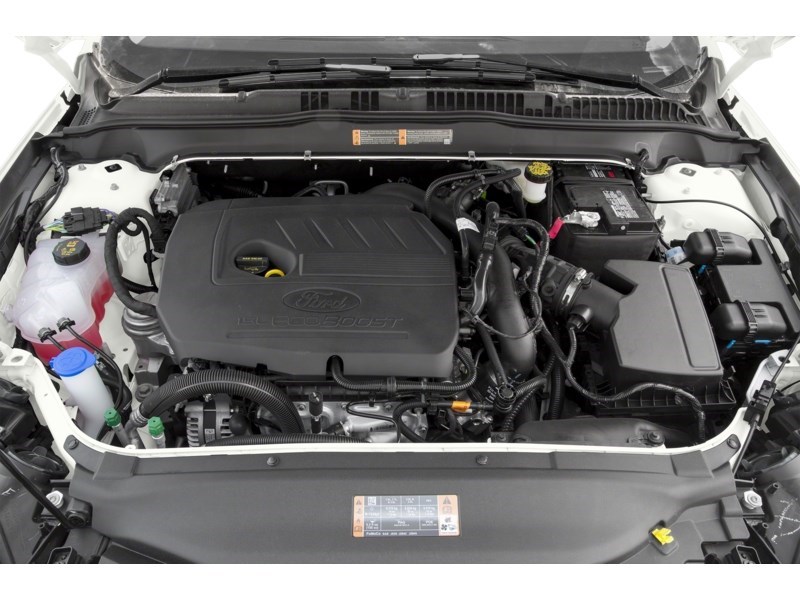 2018 Ford Fusion SE FWD Exterior Shot 3