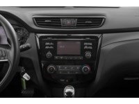2018 Nissan Qashqai AWD SL CVT Interior Shot 2