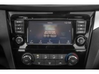 2023 Nissan Qashqai AWD SV CVT Interior Shot 3