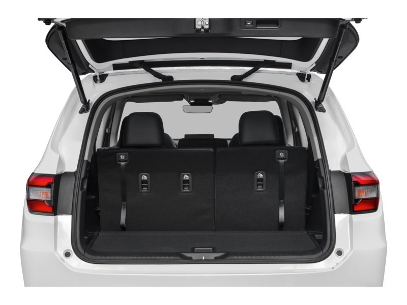 2025 Honda Pilot Touring AWD Exterior Shot 4