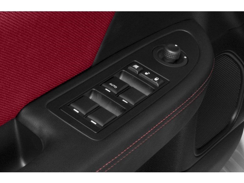 2013 Dodge Avenger 4dr Sdn Exterior Shot 10