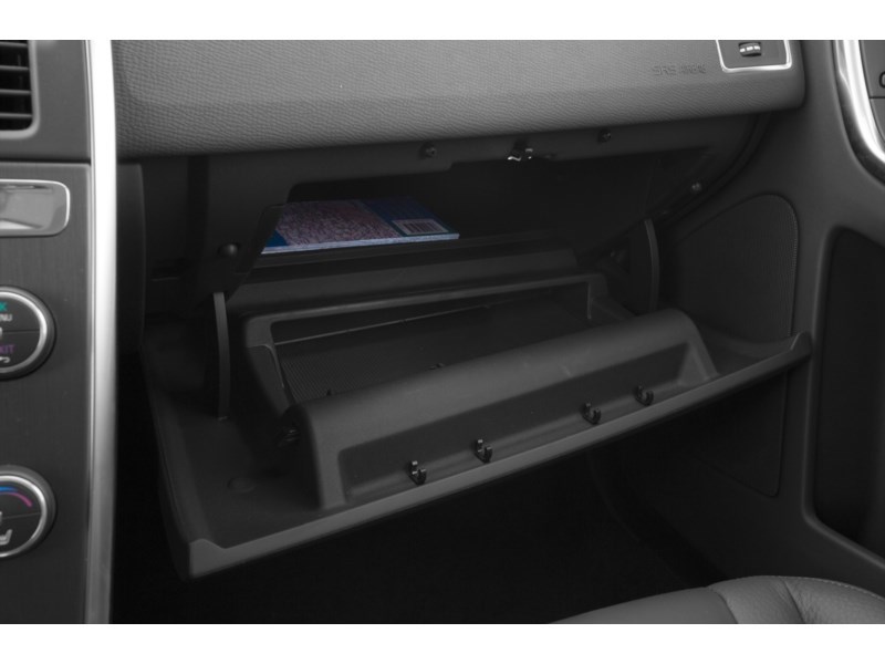 2017 Volvo XC60 AWD 5dr T5 Special Edition Premier Interior Shot 4