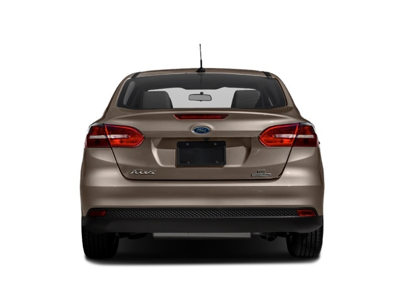 2015 Ford Focus 4dr Sdn SE Exterior Shot 8