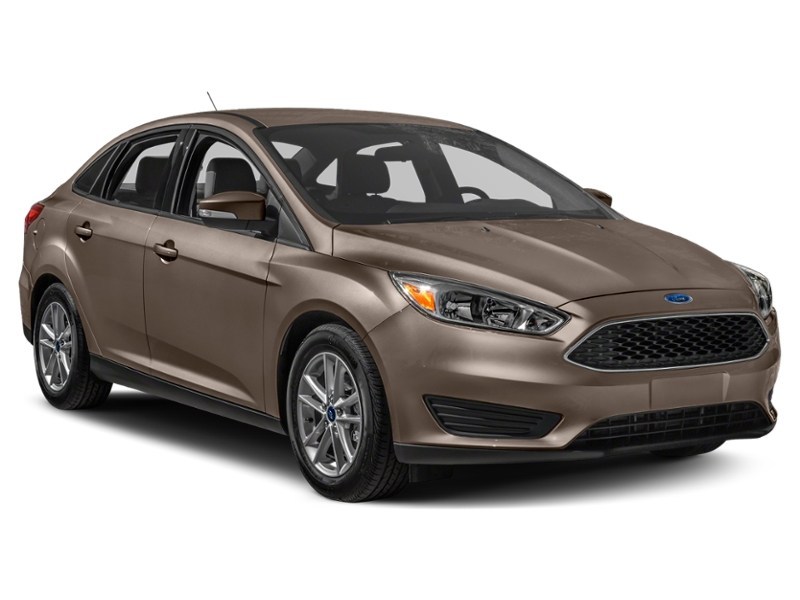 2015 Ford Focus 4dr Sdn SE Exterior Shot 9