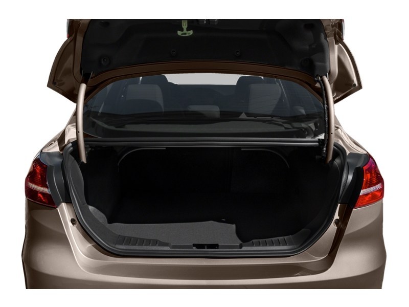 2015 Ford Focus 4dr Sdn SE Exterior Shot 4