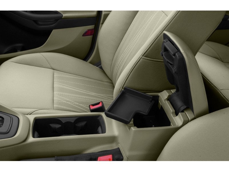2015 Ford Focus 4dr Sdn SE Interior Shot 8