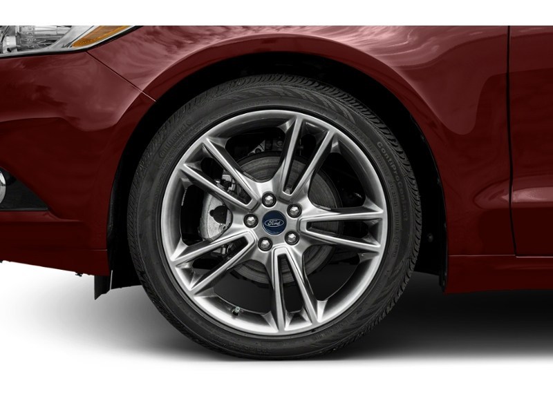 2014 Ford Fusion 4dr Sdn Titanium AWD Exterior Shot 5