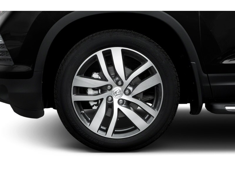 2016 Honda Pilot 4WD 4dr Touring Exterior Shot 5