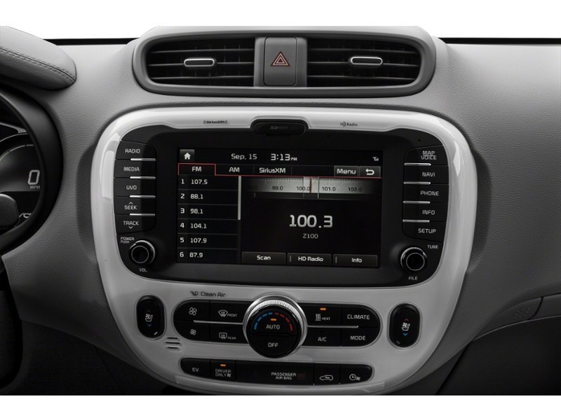 2017 Kia Soul EV 5dr Wgn Interior Shot 2