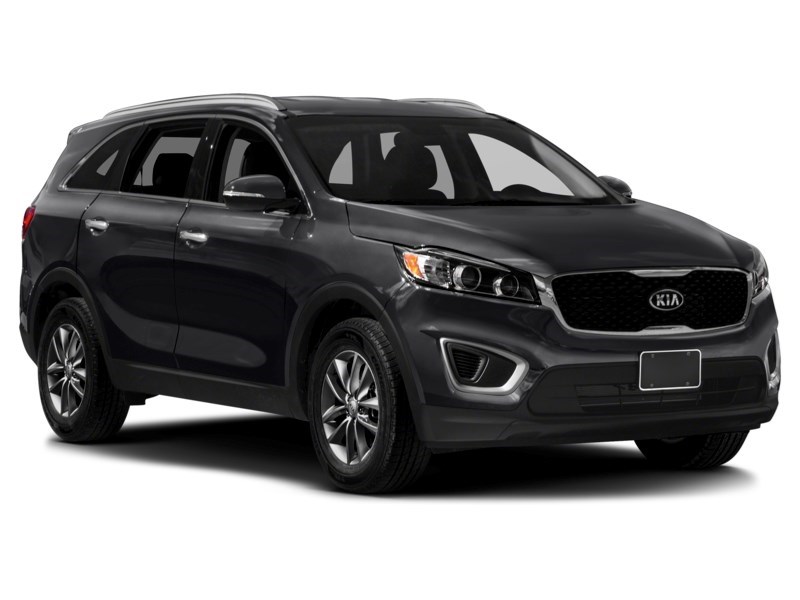2018 Kia Sorento LX Turbo AWD Exterior Shot 9