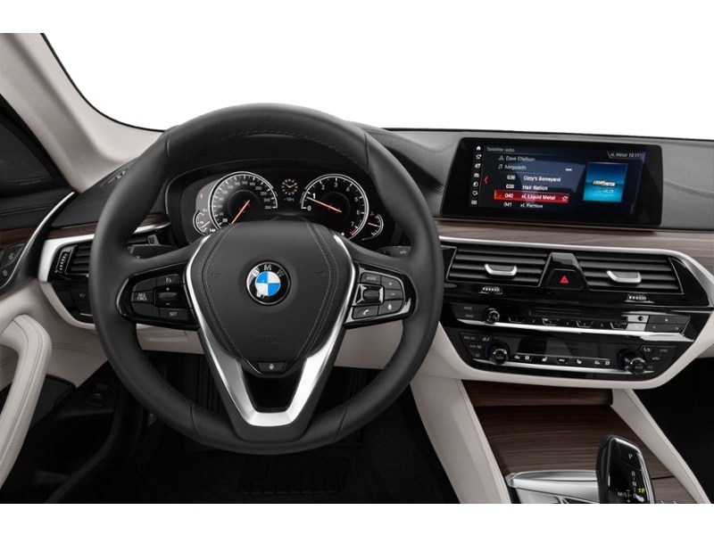 2018 BMW 5 Series 530i xDrive Sedan/CLEAN CARFAX/SAFETY CERTIFIED Interior Shot 3