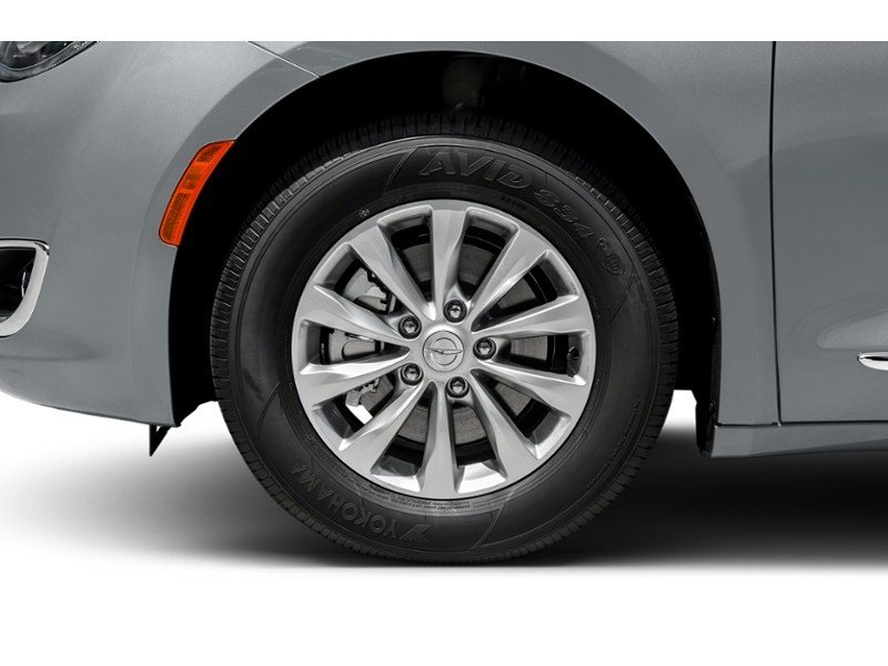 2017 Chrysler Pacifica 4dr Wgn Touring-L Plus Exterior Shot 5