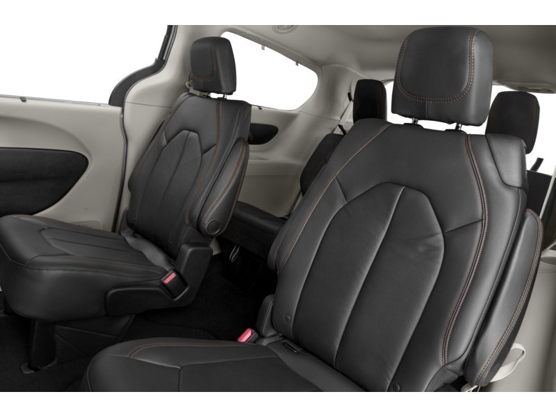 2020 Chrysler Pacifica Limited 35th Anniversary FWD *Ltd Avail* Interior Shot 5