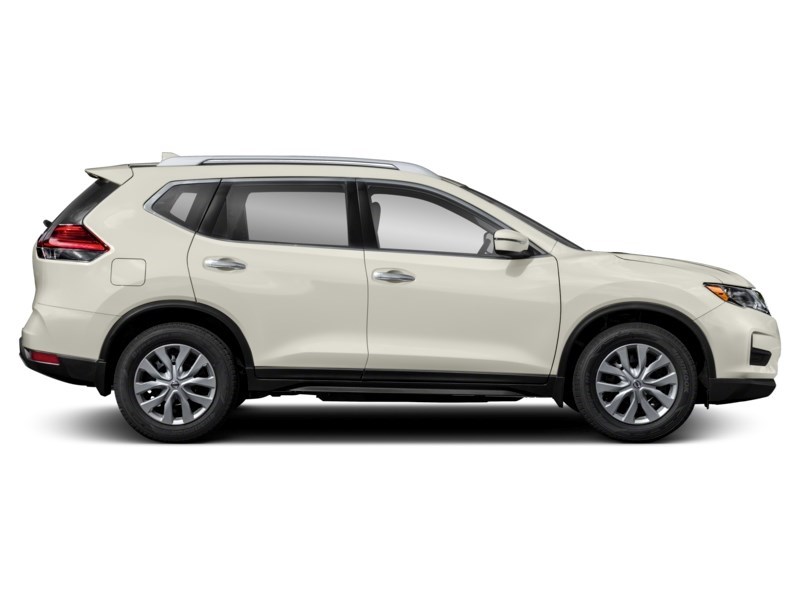 2017 Nissan Rogue FWD 4dr SV Exterior Shot 11