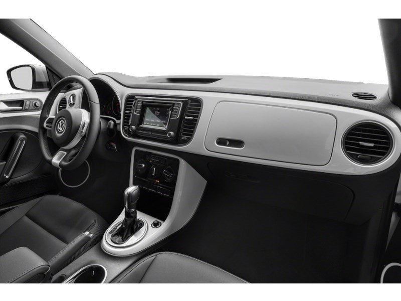 2018 Volkswagen Beetle Trendline Auto Interior Shot 1