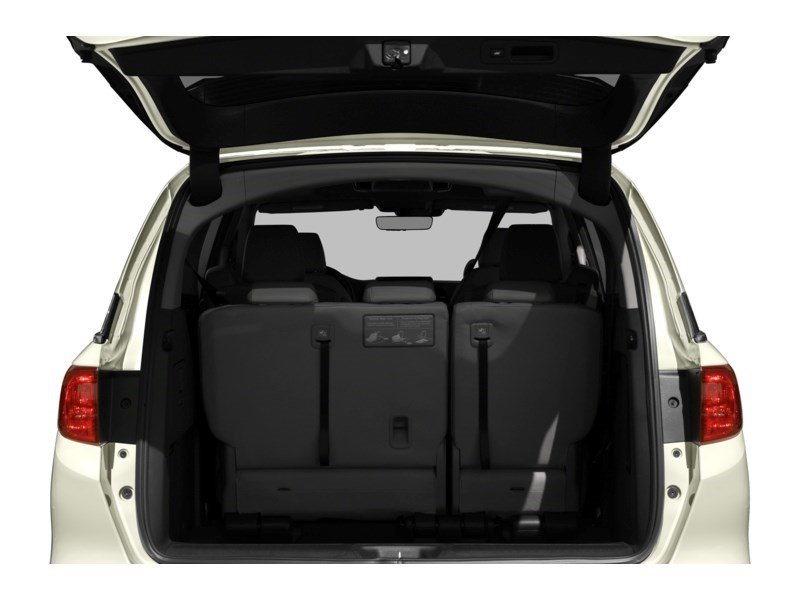 2018 Honda Odyssey Touring Auto Exterior Shot 4