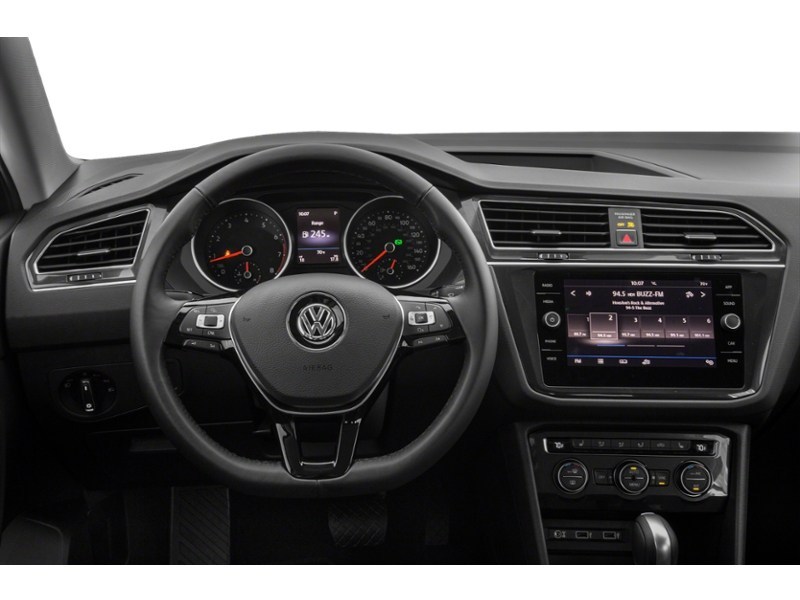 2018 Volkswagen Tiguan Trendline FWD Interior Shot 3