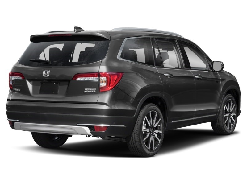 2019 Honda Pilot Touring 8-Passenger AWD Exterior Shot 2