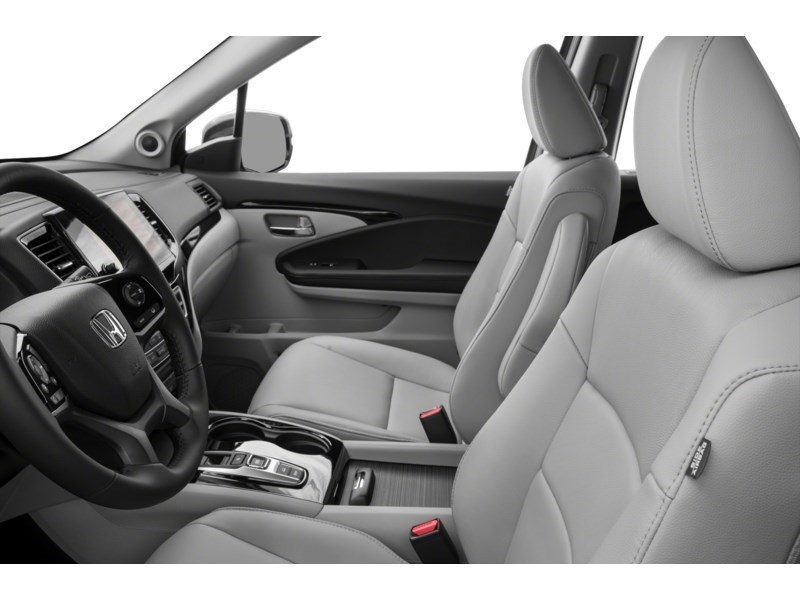 2019 Honda Pilot Touring 8-Passenger AWD Interior Shot 4