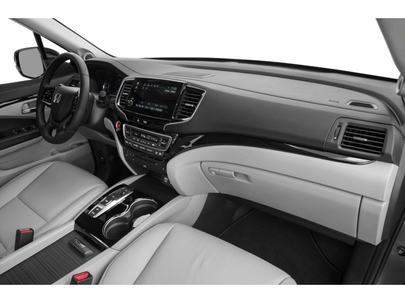 2019 Honda Pilot Touring 8-Passenger AWD Interior Shot 1
