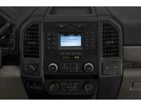 2022 Ford F-250 XL 2WD Reg Cab 8' Box Interior Shot 2