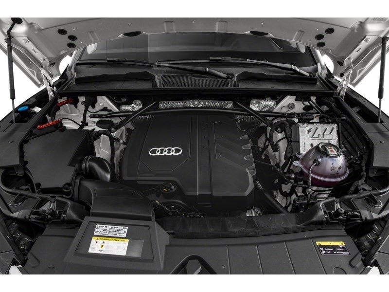 2021 Audi Q5 Technik 45 TFSI quattro Exterior Shot 3