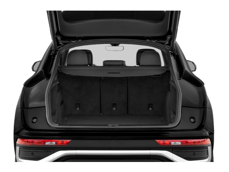 2021 Audi Q5 Sportback Progressiv 45 TFSI quattro Exterior Shot 4