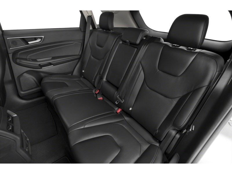 2022 Ford Edge Titanium AWD Interior Shot 5