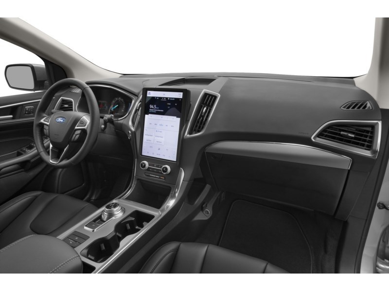 2022 Ford Edge Titanium AWD Interior Shot 1