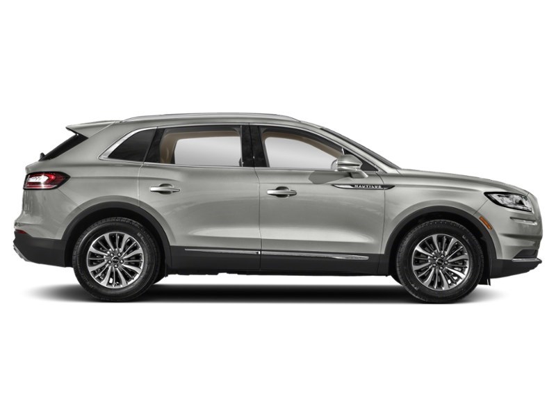 2022 Lincoln Nautilus Reserve AWD Exterior Shot 10