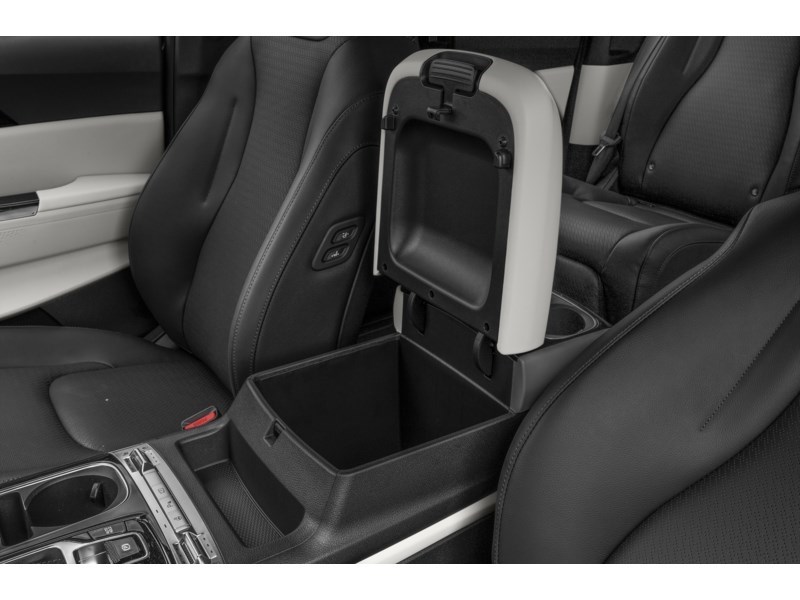 2024 Kia Carnival SX FWD Interior Shot 7