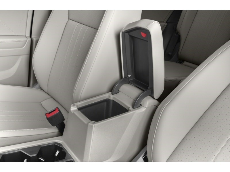 2022 Volkswagen Tiguan Comfortline R-Line Black Edition 4MOTION Interior Shot 7