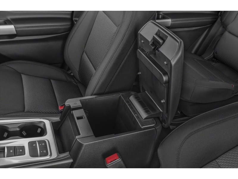 2023 Ford Explorer XLT 4WD Interior Shot 7