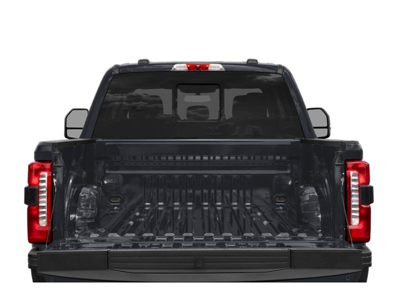 2027 Ford Super Duty F-250 SRW XLT 4WD Crew Cab 6.75' Box Exterior Shot 4