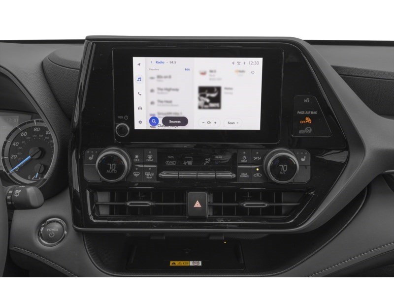 2026 Toyota Highlander Hybrid Hybrid XLE AWD Interior Shot 8
