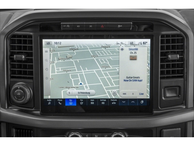 2025 Ford F-150 XLT 4WD SuperCrew 5.5' Box Interior Shot 8