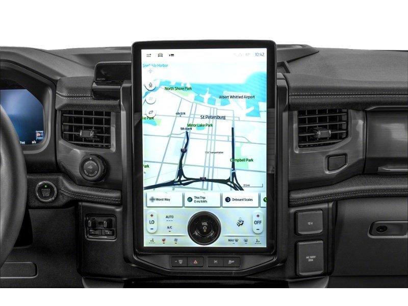 2024 Ford F-150 Lightning Flash 4WD SuperCrew 5.5' Box Interior Shot 8