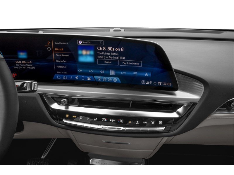 2027 Cadillac LYRIQ 4dr Signature Sport Interior Shot 2