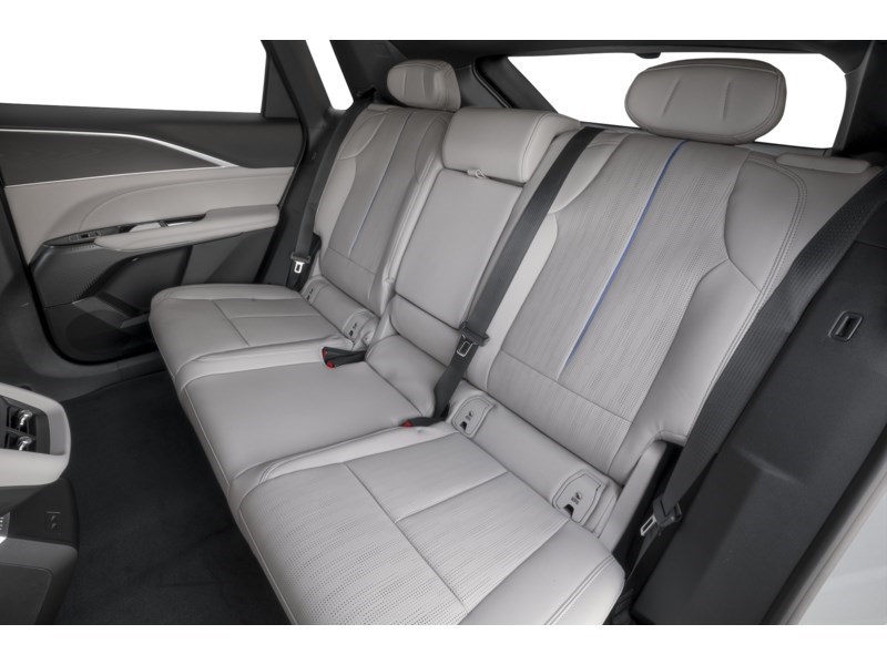 2026 Cadillac LYRIQ 4dr Signature Sport Interior Shot 5
