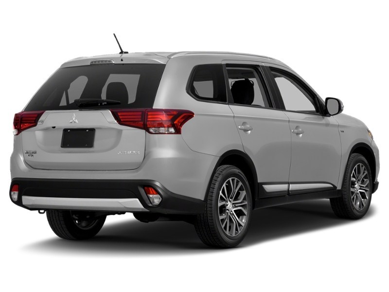 2018 Mitsubishi Outlander SE AWC Sterling Silver  Shot 2