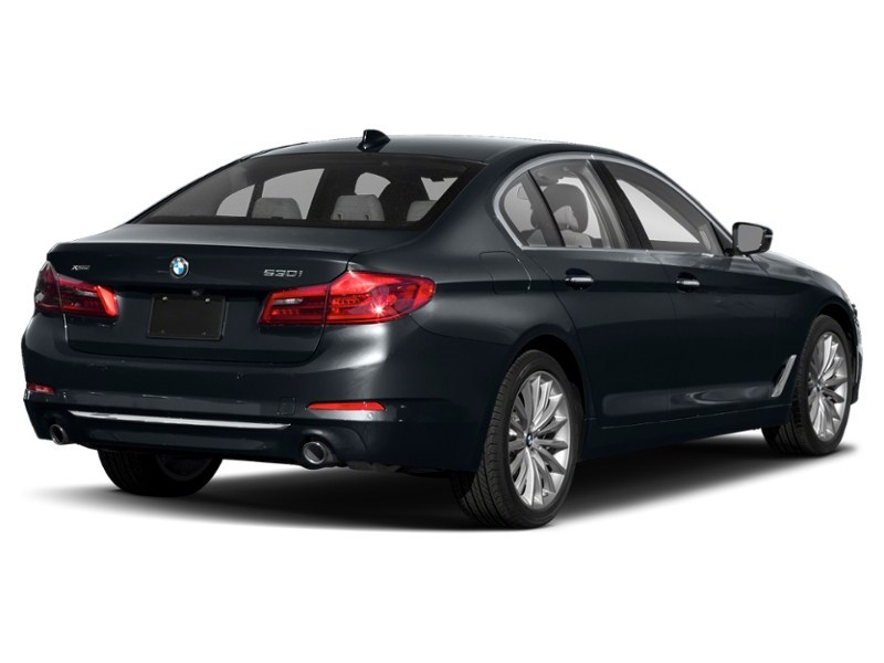 2018 BMW 5 Series 530i xDrive Sedan/CLEAN CARFAX/SAFETY CERTIFIED Carbon Black Metallic  Shot 2